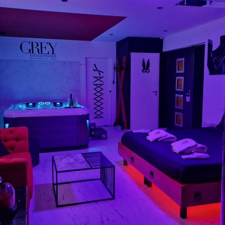 Loveroom Very Good Trip Chambre Avec Jacuzzi Privatif Staple Buitenkant foto